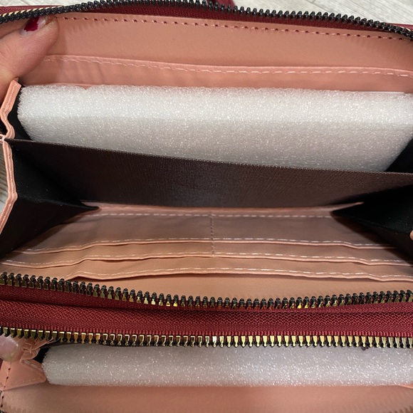 Red Faux Leather Quilted Chevron Large Zip Around Wallet Unbranded New - Picture 2 of 8